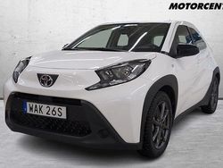 Vit Begagnad 2023 Toyota Aygo X SUV | 169 900 kr (Marknadspris)