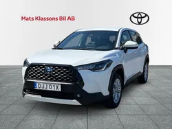 Vit Begagnad 2023 Toyota Corolla Cross Active SUV | 349 000 kr (Marknadspris)