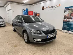 Mörkgrå (grå) Begagnad 2013 Skoda Octavia Ambition Halvkombi | 79 900 kr (Marknadspris)