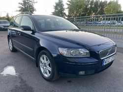 Blå Begagnad 2005 Volvo V50 Kinetic Kombi | 39 900 kr (Marknadspris)