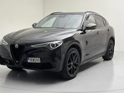 Svart Begagnad 2019 Alfa Romeo Stelvio Tech Edition SUV | 260 000 kr