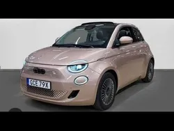 Röd Begagnad 2022 Fiat 500e Cab | 249 000 kr (Lite dyr)
