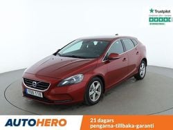 Röd Begagnad 2015 Volvo V40 Momentum Halvkombi | 122 000 kr (Marknadspris)
