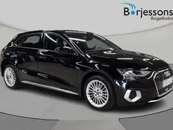 Svart Begagnad 2022 Audi A3 Sportback Advanced Plus Halvkombi | 229 000 kr (Marknadspris)