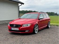 Röd Begagnad 2011 Volvo V70 R-Design Kombi | 100 000 kr (Lite dyr)