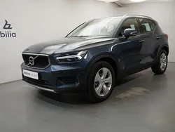 Mörkblå Begagnad 2022 Volvo XC40 Momentum SUV | 329 900 kr (Marknadspris)