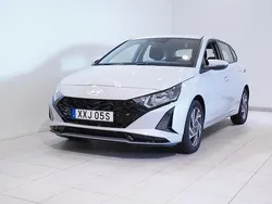 Grå Ny 2024 Hyundai i20 Essential Halvkombi | 264 900 kr (Dyr)
