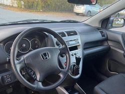 Silver Begagnad 2005 Honda Civic Halvkombi | 15 000 kr