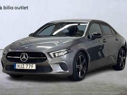 Grå Begagnad 2020 Mercedes A180 Sedan | 239 900 kr (Marknadspris)