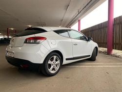 Vit Begagnad 2009 Renault Mégane Coupé Sportkupé | 42 000 kr