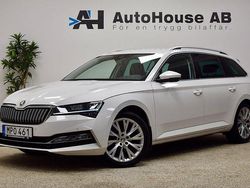 Vit Begagnad 2021 Skoda Superb Kombi | 239 000 kr (Marknadspris)