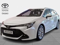 Vit Begagnad 2024 Toyota Corolla Active Kombi | 289 900 kr (Marknadspris)