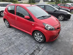 Röd Begagnad 2009 Toyota Aygo Halvkombi | 33 900 kr (Marknadspris)