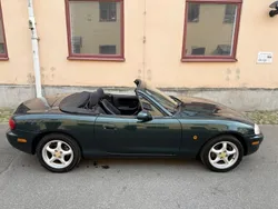 Mörkgrön Begagnad 2000 Mazda MX5 Cab | 69 900 kr (Marknadspris)