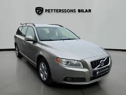 Ljusbrun (brun) Begagnad 2008 Volvo V70 Momentum Kombi | 64 900 kr (Bra pris)