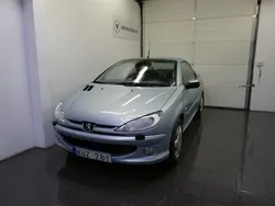 Ljusgrå Begagnad 2006 Peugeot 206 CC Cab | 34 900 kr (Marknadspris)