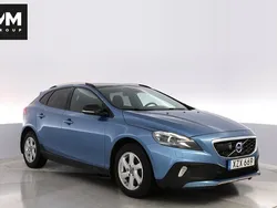 Blå Begagnad 2014 Volvo V40 CC Summum Kombi | 199 000 kr (Marknadspris)