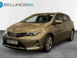 Brun Begagnad 2014 Toyota Auris Hybrid Edition Halvkombi | 149 900 kr (Marknadspris)