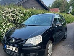 Svart Begagnad 2006 VW Polo Trendline Halvkombi | 20 000 kr (Marknadspris)