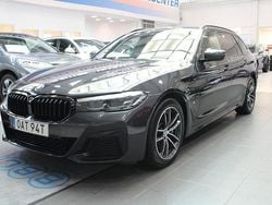 Grå Begagnad 2021 BMW 530e M Sport Kombi | 359 900 kr (Marknadspris)