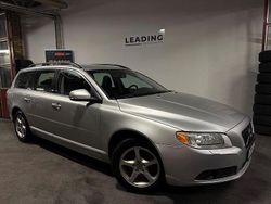 Ljusgrå Begagnad 2010 Volvo V70 Momentum Kombi | 89 900 kr (Marknadspris)