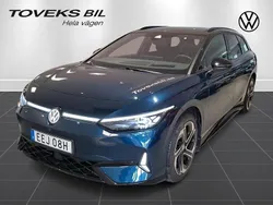 Blå (aquamarine blue metallic) Begagnad 2025 VW ID.7 GTX Sedan | 644 900 kr