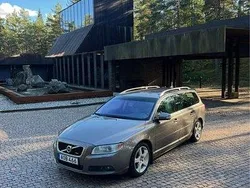 Grå Begagnad 2008 Volvo V70 Summum Kombi | 45 000 kr (Marknadspris)