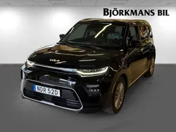 Svart (/9h/ cherry black m) Begagnad 2021 Kia Soul EV Advance SUV | 239 900 kr (Marknadspris)