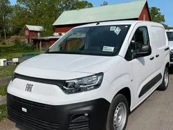 Vit Begagnad 2023 Fiat Doblò Minibuss | 312 375 kr (Lite dyr)