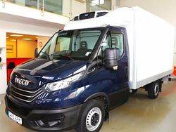 Flerfärgad Begagnad 2023 Iveco Daily Van | 586 250 kr