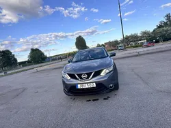Grå Begagnad 2015 Nissan Qashqai SUV | 145 000 kr (Marknadspris)