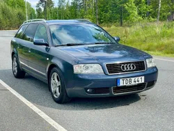 Blå Begagnad 2002 Audi A6 Comfort Kombi | 22 000 kr (Marknadspris)