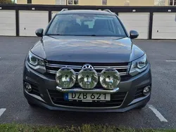 Grå Begagnad 2015 VW Tiguan Sportline SUV | 130 000 kr (Bra pris)