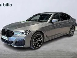 Grå Begagnad 2022 BMW 530e M Sport Sedan | 459 000 kr (Lite dyr)