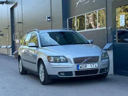 Ljusgrå (grå) Begagnad 2005 Volvo V50 Kinetic Kombi | 49 900 kr (Marknadspris)