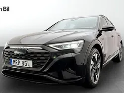 Svart Begagnad 2023 Audi Q8 e-tron Proline SUV | 539 000 kr (Bra pris)