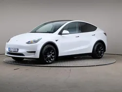 Vit Begagnad 2023 Tesla Model Y Standard Range SUV | 385 000 kr