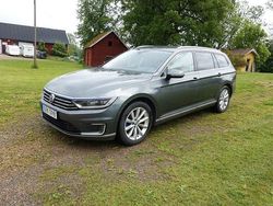 Mörkgrå Begagnad 2016 VW Passat Business Kombi | 159 500 kr (Marknadspris)