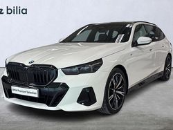 Vit Begagnad 2024 BMW 520 M Sport Kombi | 659 900 kr