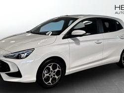 Vit Ny 2024 MG MG3 Luxury Halvkombi | 239 900 kr (Marknadspris)