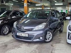 Mörkgrå Begagnad 2013 Toyota Yaris Halvkombi | 99 999 kr (Marknadspris)