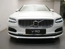Vit Ny 2024 Volvo V90 Core Kombi | 544 900 kr (Marknadspris)