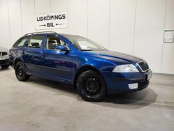 Blå Begagnad 2006 Skoda Octavia Kombi | 39 000 kr (Marknadspris)