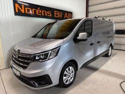 Grå Begagnad 2023 Renault Trafic Van | 319 000 kr