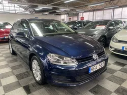 Mörkblå Begagnad 2013 VW Golf VII Style Halvkombi | 119 500 kr (Marknadspris)