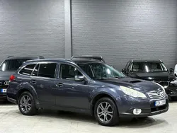 Mörkgrå (grå metallic) Begagnad 2010 Subaru Outback SUV | 49 900 kr (Marknadspris)
