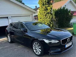 Svart Begagnad 2019 Volvo V90 Momentum Kombi | 175 000 kr (Marknadspris)