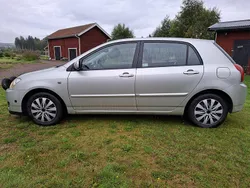 Silver Begagnad 2005 Toyota Corolla Halvkombi | 45 000 kr (Marknadspris)