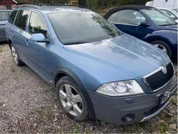 Grå Begagnad 2008 Skoda Octavia Scout Kombi | 25 000 kr (Superpris)