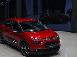 Röd Begagnad 2021 Citroën C3 PureTech Halvkombi | 99 900 kr (Bra pris)